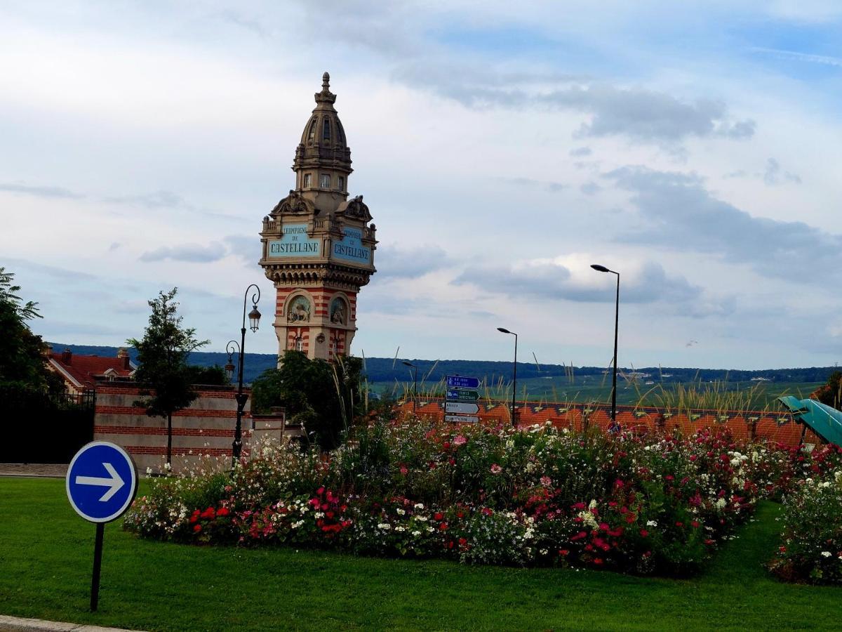 Appartamento Epernay Capital De Champagne Esterno foto